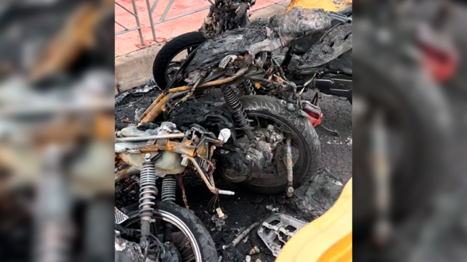 Современные вандалы: на Тенерифе подожгли стоянку мотоциклов, огромный ущерб Современные вандалы: на Тенерифе подожгли стоянку мотоциклов, огромный ущерб