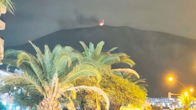 Снова из-за пожара коммуникации на юге Тенерифе оказались под угрозой Снова из-за пожара коммуникации на юге Тенерифе оказались под угрозой