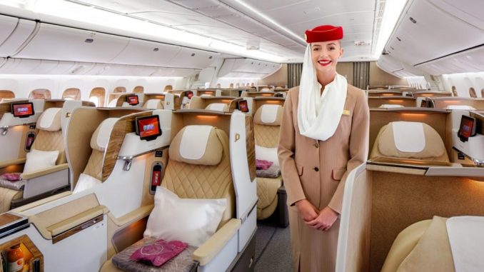 Авиакомпания Emirates ищет бортпроводников на Канарских островах