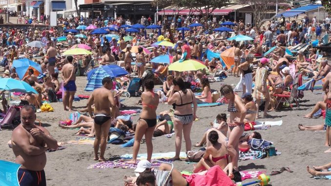 Пока на Канарах спорят о модели туризма, туристы бьют все рекорды Пока на Канарах спорят о модели туризма, туристы бьют все рекорды