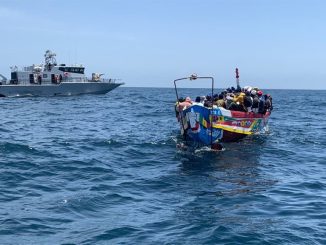 В Конгрессе Испании просят «задействовать» военных и не допускать прибытия лодок