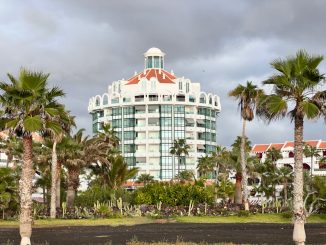 И отели туда же: цена ночи на Канарах этим летом значительно вырастет