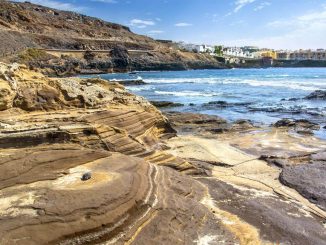 Возле побережья канарского острова в океане обнаружен труп женщины