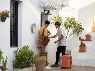 Атака против туристического жилья на Канарах: расследуют крупные компании