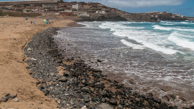 Возле побережья канарского острова обнаружили труп женщины Возле побережья канарского острова обнаружили труп женщины