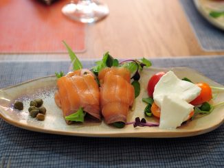 Внимание: в Испании объявили об опасности копчёного лосося из-за листерии