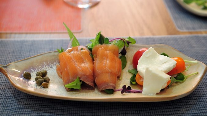 Внимание: в Испании объявили об опасности копчёного лосося из-за листерии Внимание: в Испании объявили об опасности копчёного лосося из-за листерии