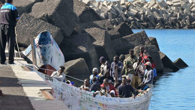 Канарские острова в "осаде": просят усилить контроль за внешними границами ЕС Канарские острова в "осаде": просят усилить контроль за внешними границами ЕС