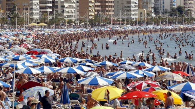 Испания ждёт в этом году новый рекорд с иностранными туристами Испания ждёт в этом году новый рекорд с иностранными туристами