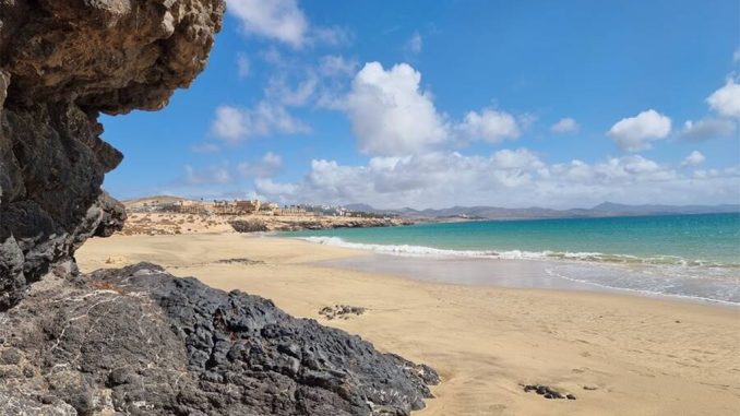 Сегодня океан забрал жизни двух человек на Канарских островах Сегодня океан забрал жизни двух человек на Канарских островах