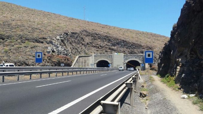 Вторая за день крупная авария на TF-1, в районе туннелей Güímar