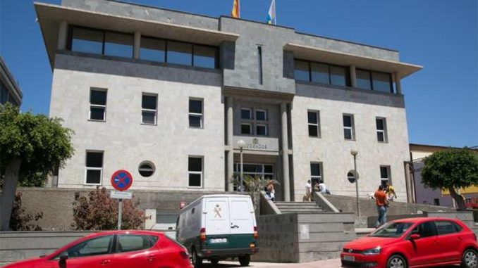 Двое арестованных за убийство туриста на Канарских островах помещены в КПЗ