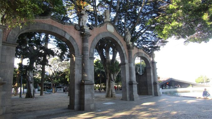 В центре столицы острова Тенерифе обнаружено тело повешенного мужчины В центре столицы острова Тенерифе обнаружено тело повешенного мужчины