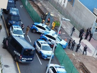 Бунт несовершеннолетних мигрантов на Тенерифе: вмешалась полиция