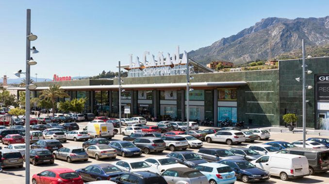 Всё веселее на Канарах: вчера ограбили ювелирный в торговом центре Всё веселее на Канарах: вчера ограбили ювелирный в торговом центре