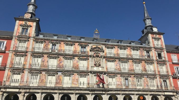 Конгресс Испании обсудит ограничение покупки жилья иностранцами на Канарах