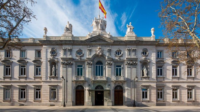 На материке не хотят принимать с Канар несовершеннолетних мигрантов На материке не хотят принимать с Канар несовершеннолетних мигрантов