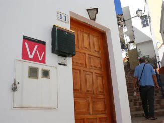 Сколько на Канарах официального жилья для временной аренды для туристов?