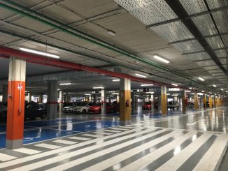 Из-за пожара были эвакуированы посетители торгового центра Siam Mall