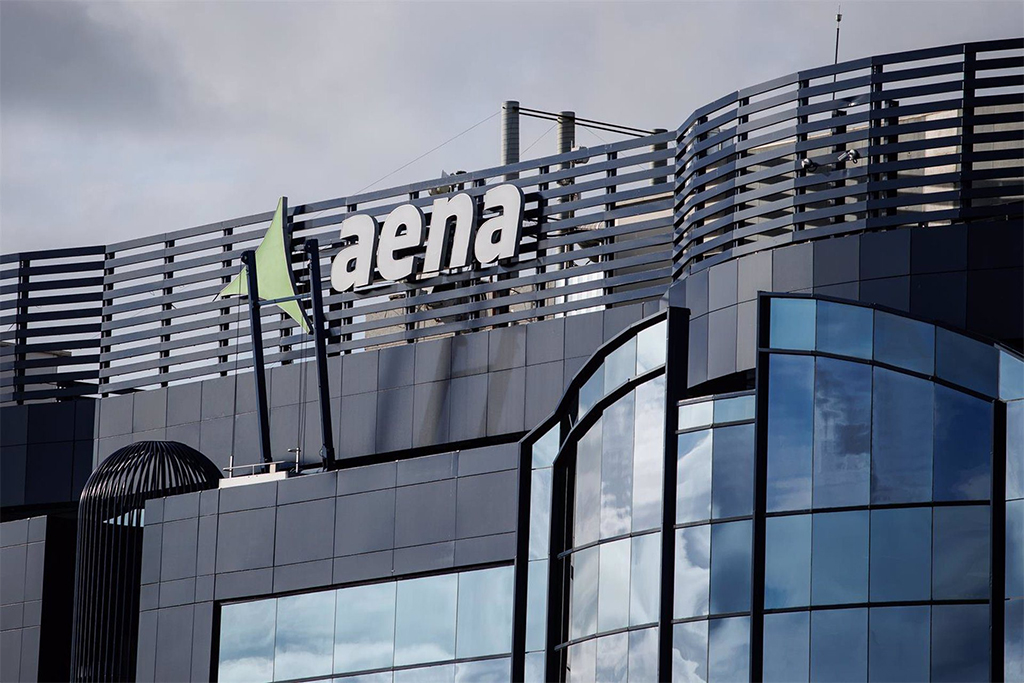 Канары в битве против аэропортовых сборов и за туризм Канары в битве против аэропортовых сборов и за туризм