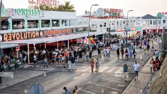 Грандиозная драка в Las Veronicas: "качественный туризм на Тенерифе" Грандиозная драка в Las Veronicas: "качественный туризм на Тенерифе"