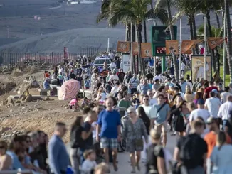 В 2025 году на Канарах обострилось противоречие между отелями и "alquiler vacacional"