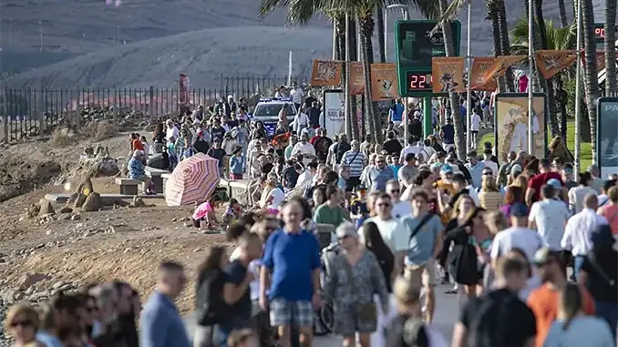 В 2025 году на Канарах обострилось противоречие между отелями и "alquiler vacacional"