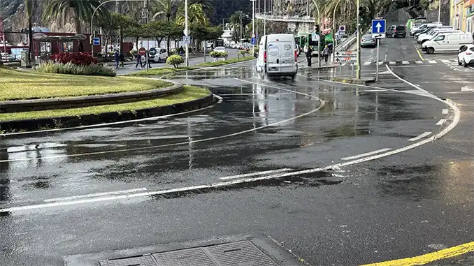 Шторм слабеет, в школах архипелага возобновят очные занятия