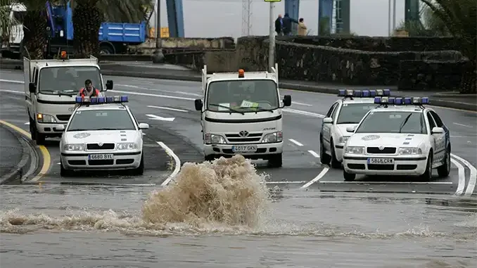 Максимальная тревога на Тенерифе из-за шторма Therese, закрывают школы