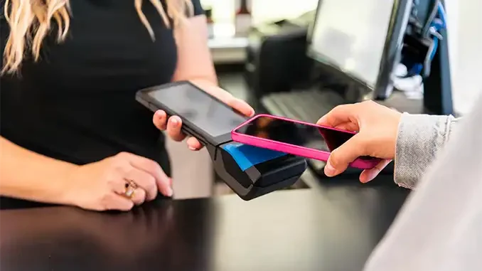 Bizum выходит на рынок офлайн-платежей и конкурирует с Apple Pay