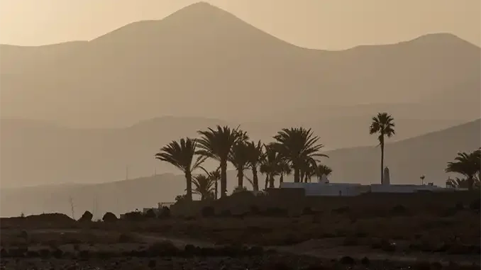 На Канарах объявлены предупреждения из-за калимы и ветра