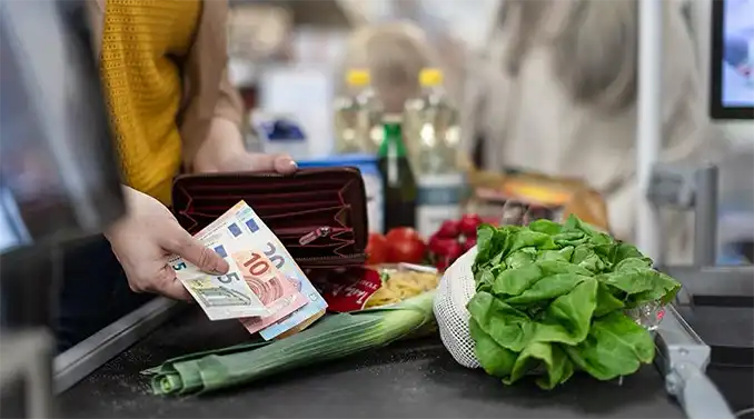 Наличные деньги в Еврозоне скорее живы, чем мертвы Наличные деньги в Еврозоне скорее живы, чем мертвы